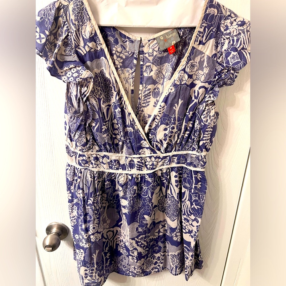 Hinge Flutter Sleeve Blouse